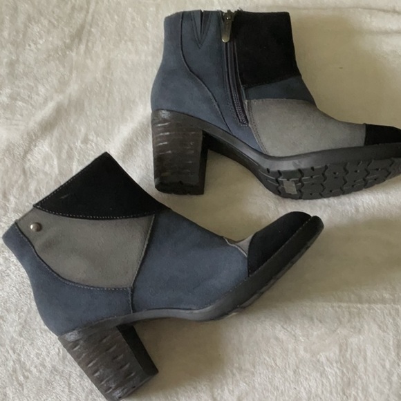 Earth Black and Gray Ankle Boots with Geometric Pattern - Picture 4 of 7